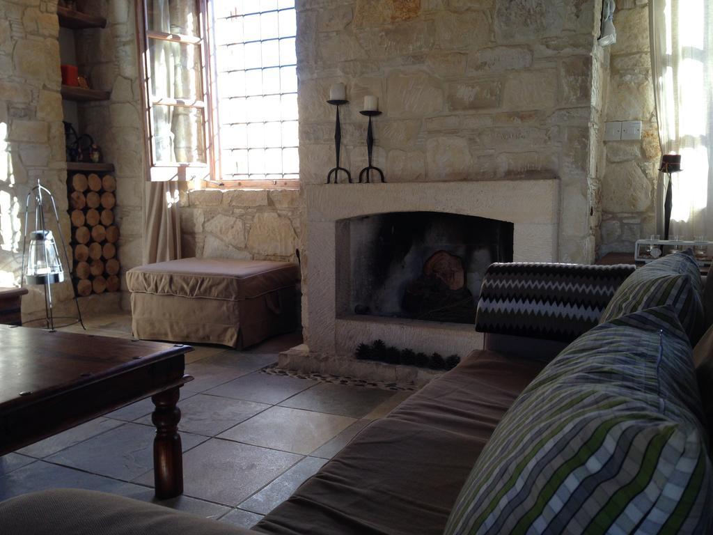 Lofou Traditional Stone House Ruang foto