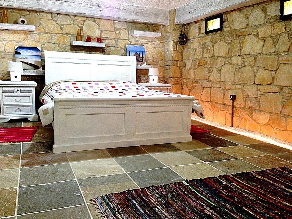 Lofou Traditional Stone House Ruang foto