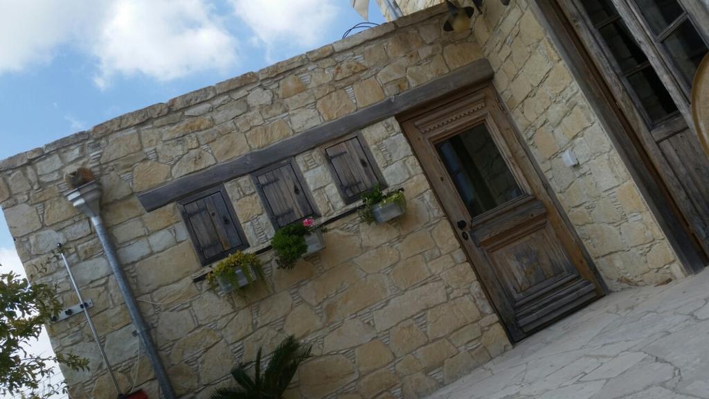 Lofou Traditional Stone House Bagian luar foto