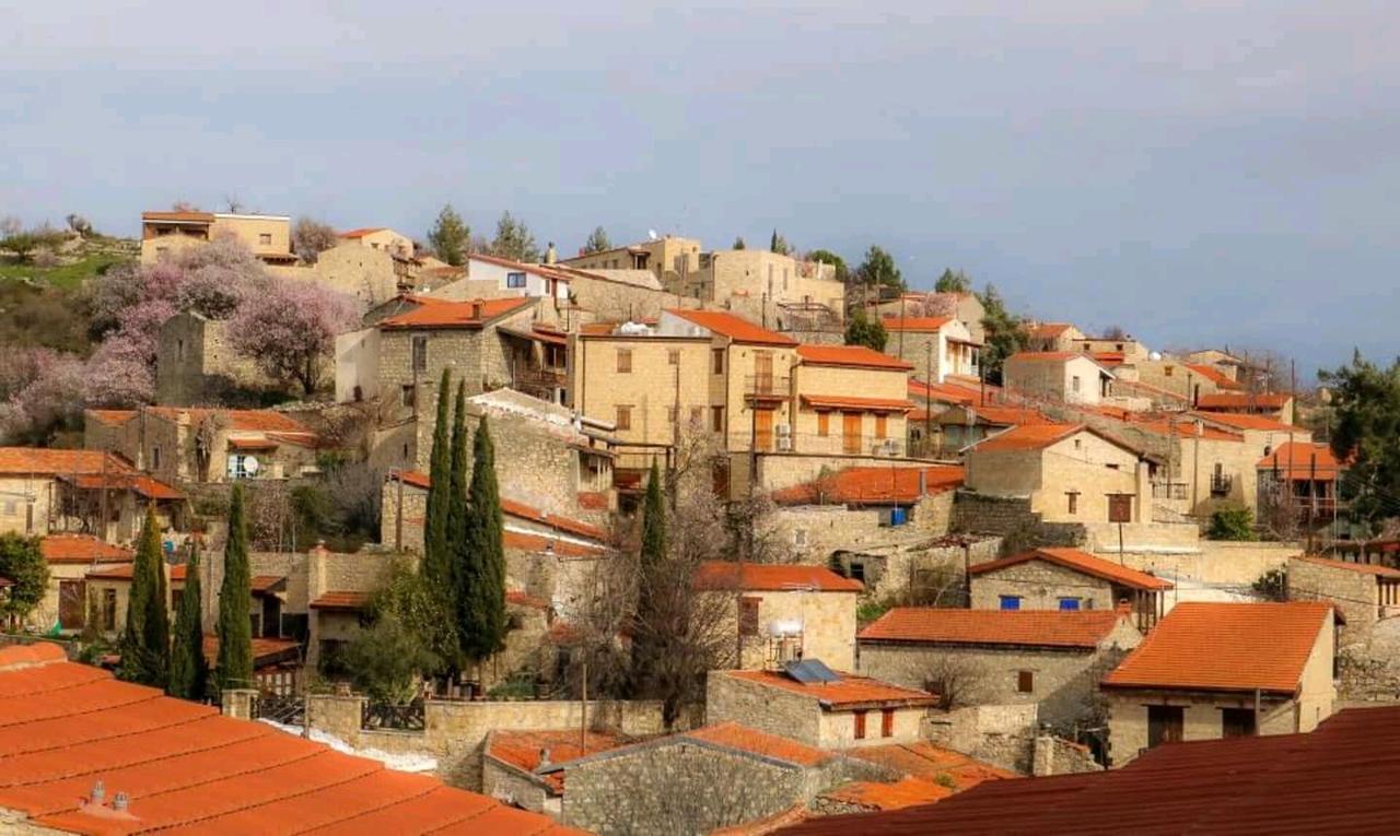 Lofou Traditional Stone House Bagian luar foto